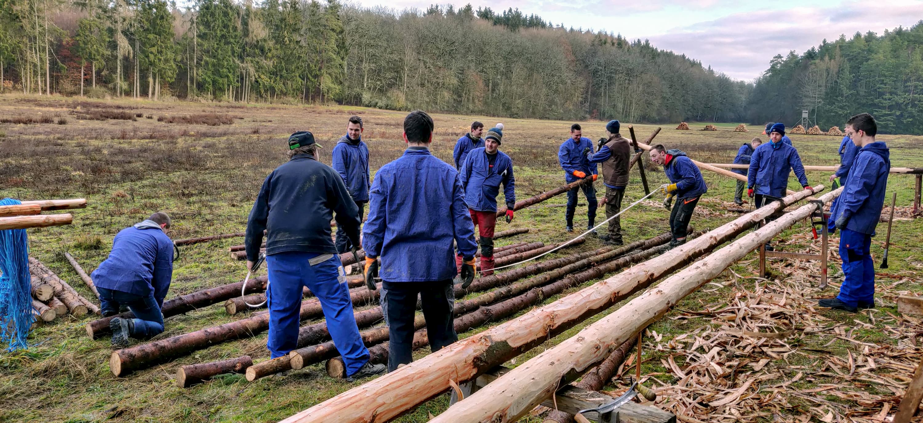 Planburschen am planen und messen